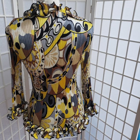 Alison Sheri Ruffled Blouse - Picture 2 of 3